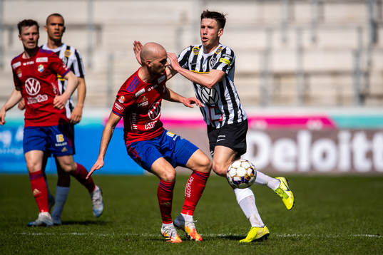 Östers Jonathan Drott  och Landskronas Filip Olsson