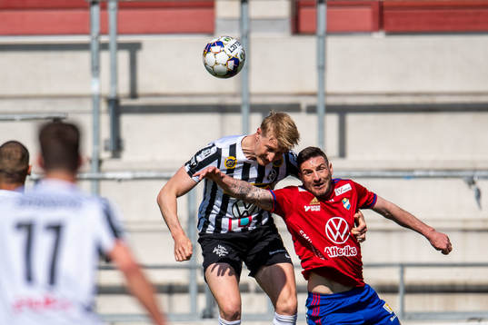 Landskronas Viktor Wihlstrand och Östers James Keene