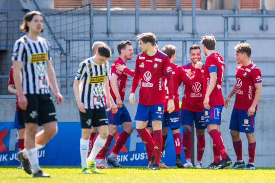 Östers spelare jublar