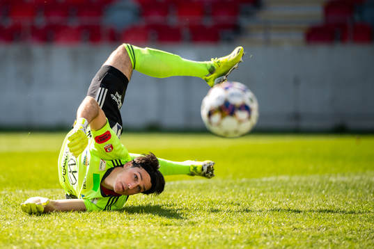 Bläddra bland fler bilder av Fotboll, Superettan, Öster - Landskrona