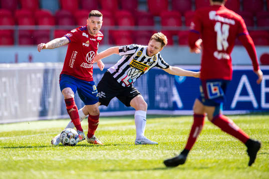 Östers James Keene och Landskronas Dennis Olofsson