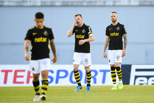 s Sebastian Larsson och Alexander Milosevic deppar