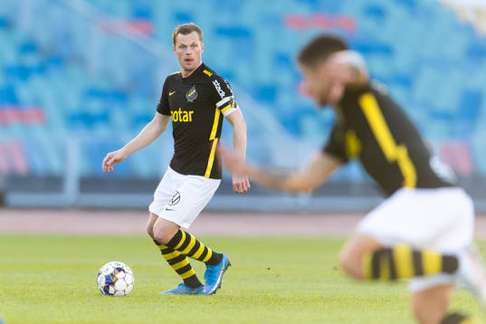 s Sebastian Larsson
