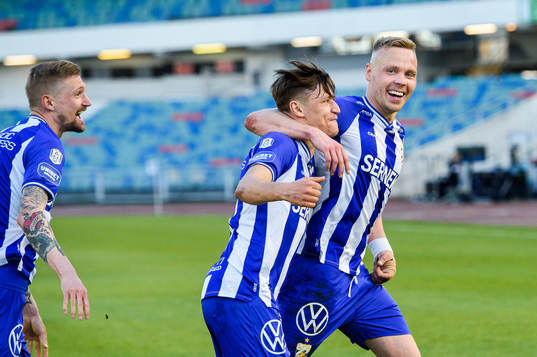 IFK Göteborgs Simon Thern och Kolbeinn Sigthorsson jublar