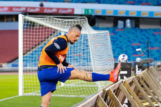 IFK Göteborgs Marek Hamsik värmer upp