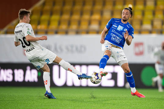 Jönköpings Daniel Strandsäter och Norrbys Dijan Vukojevic