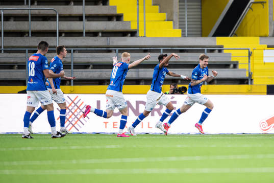 Norrbys Nicklas Savolainen jublar med lagkamraterna