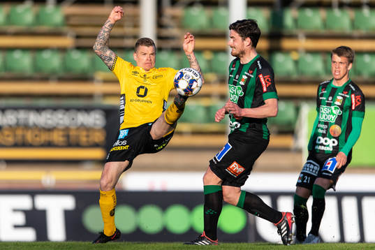 Elfsborgs Samuel Holmén och Varbergs Robin Tranberg