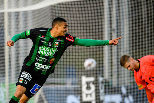 Varbergs Simon Karlsson Adjei jublar