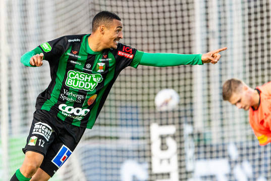 Varbergs Simon Karlsson Adjei jublar