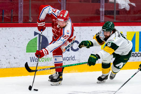 Timrås Johan Lindholm och Björklövens Alex Hutchings