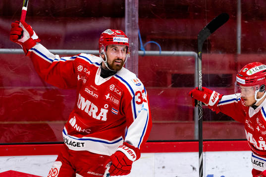 Timrås Albin Lundin jublar