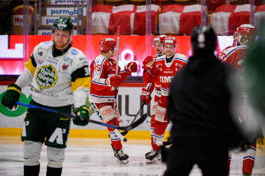 Timrås Jens Lööke jublar
