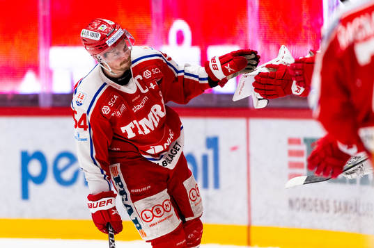 Timrås Jonathan Dahlén jublar