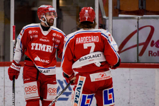Timrås Albin Lundin jublar
