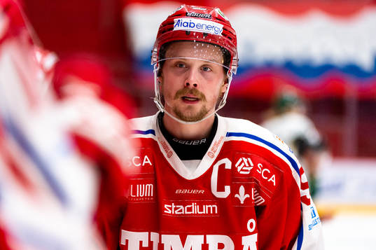 Timrås Jonathan Dahlén  jublar