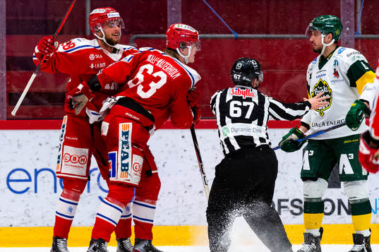 Timrås Erik Walli Walterholm och Jacob Olofsson jublar och
