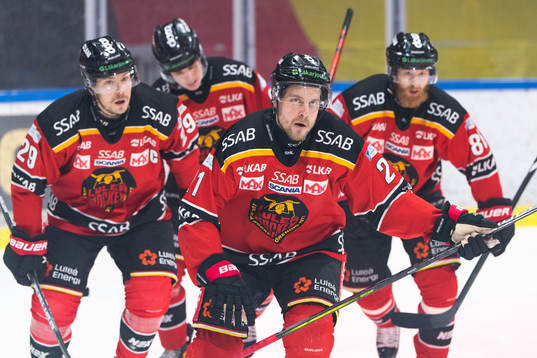 Luleås Juhani Tyrväinen jublar