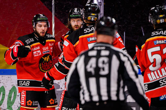 Luleås Chris Desousa jublar