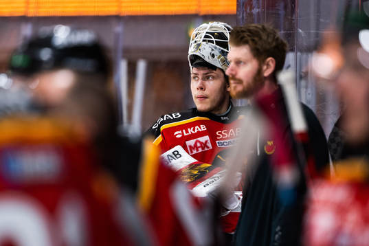 Luleås målvakt Jesper Wallstedt deppar