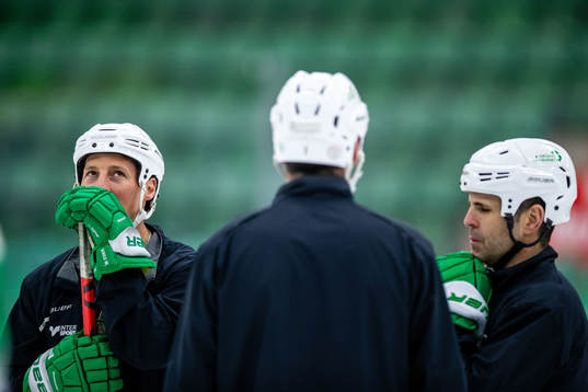 Tränare Cam Abbott och assisterande tränare Cory Murphy