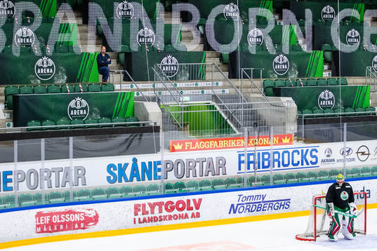 Sportchef Chris Abbott på läktaren