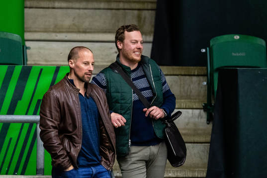 Sportchef Chris Abbott och J18 tränare Linus Karlsson på