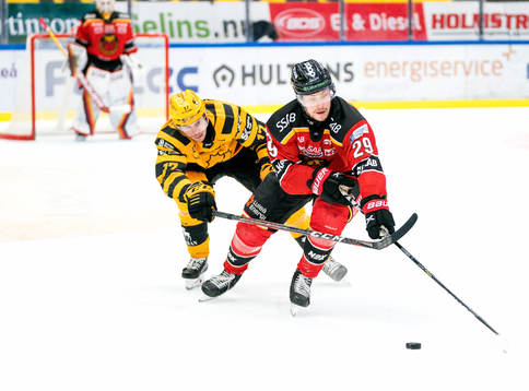 Luleås Erik Gustafsson och Skellefteås Pär Lindholm
