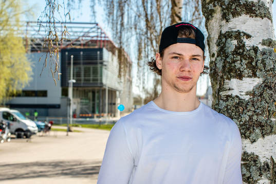 Rögles Moritz Seider och Eric Gelinas