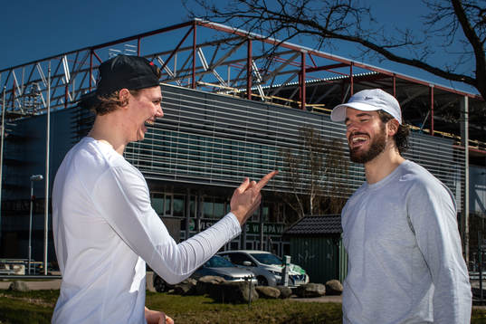 Rögles Moritz Seider och Eric Gelinas