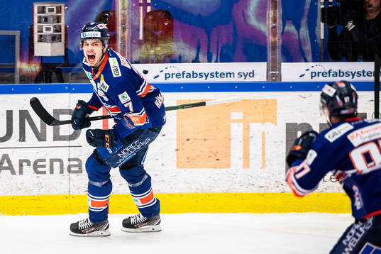 Växjös Hardy Häman Aktell jublar