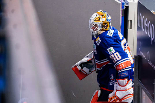 Växjös målvakt Viktor Fasth lämnar isen