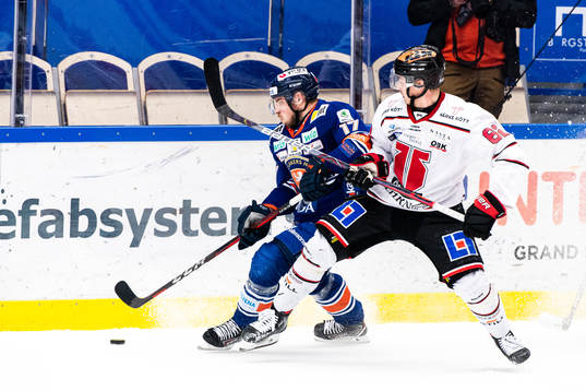 Växjös Emil Forslund och Örebros Robert Leino
