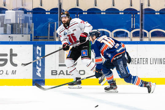 Örebros Nick Ebert och Växjös Richard Gynge