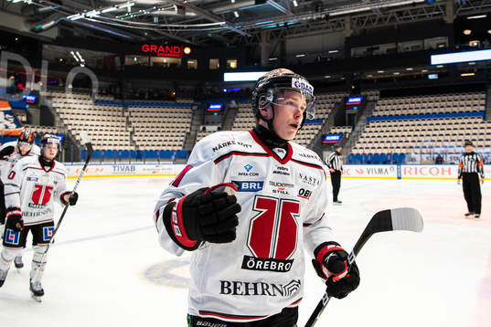 Örebros Linus Öberg jublar