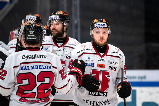 Örebros Robin Kovac jublar