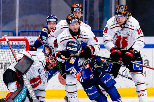 Växjös Pontus Holmberg faller