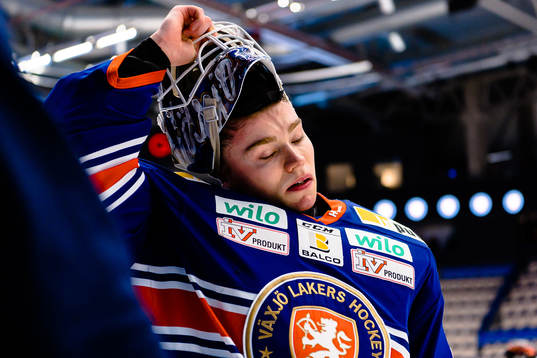 Växjös målvakt Erik Källgren deppar