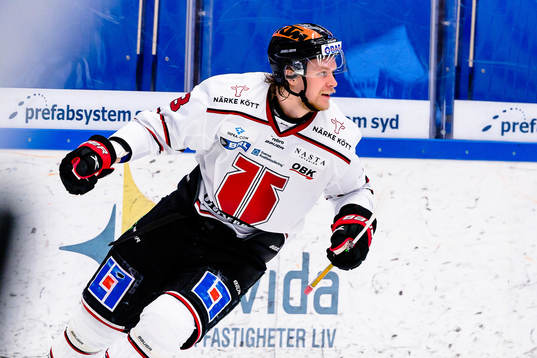 Örebros Rodrigo Abols jublar