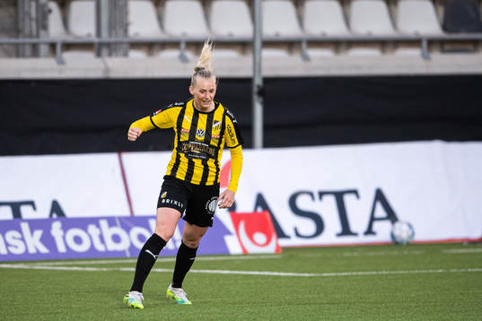 Häckens Stina Blackstenius jublar