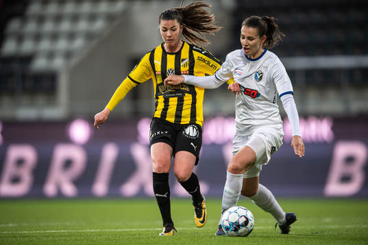 Häckens Pauline Hammarlund och Växjös Nellie Karlsson