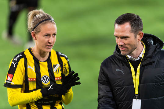 Häckens Emma Kullberg och sportchef Martin Ericsson