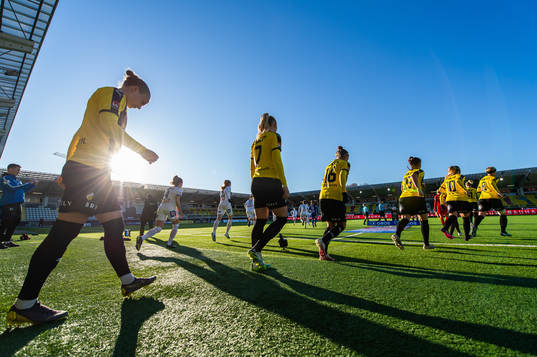Häckens Filippa Curmark och Stina Blackstenius gör entre