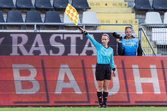 Assisterande domare Caroline Lindqvist