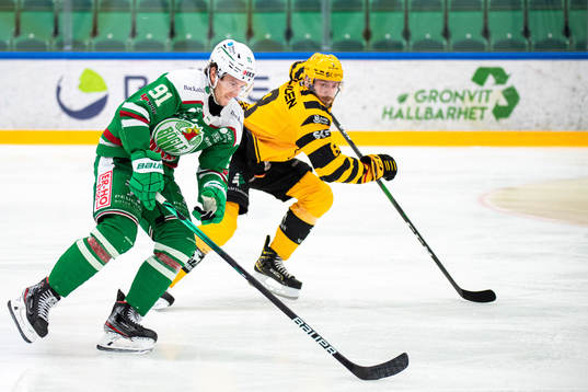 Rögles Adam Tambellini och Skellefteås Petter Granberg