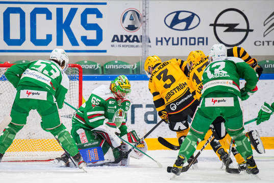 Skellefteås Niclas Burström gör 1-1 målet mot Rögles
