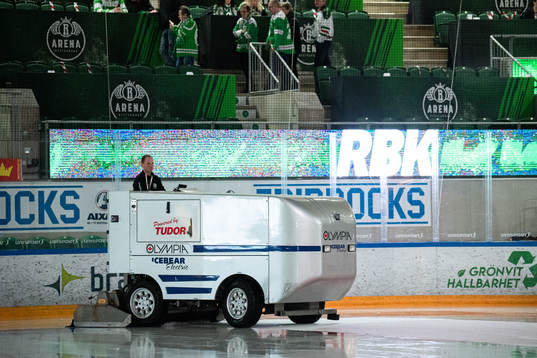 Problem med ismaskinen skapar förseningar mellan