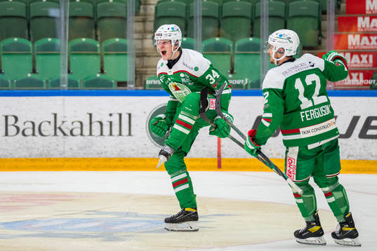 Rögles Adam Edström jublar