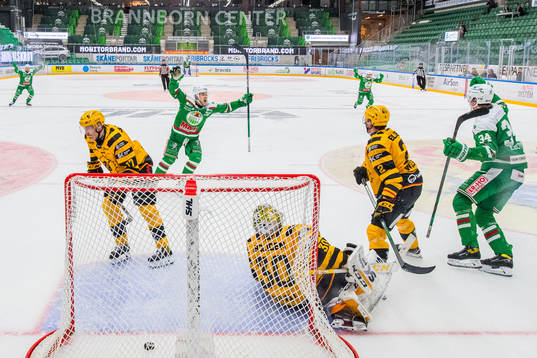 Bläddra bland fler bilder av Ishockey, SHL, Semifinal 1, Rögle - Skellefteå