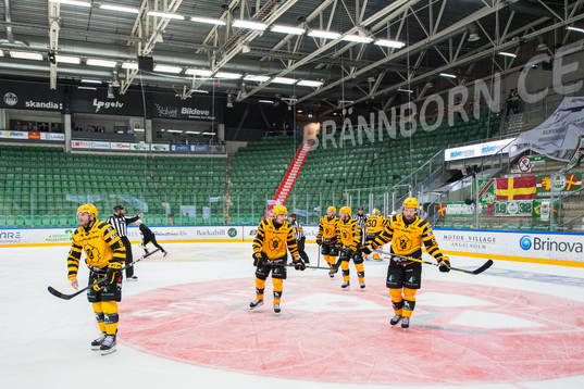 Skellefteås Darren Nowick, Adam Wilsby, Rickard Hugg och